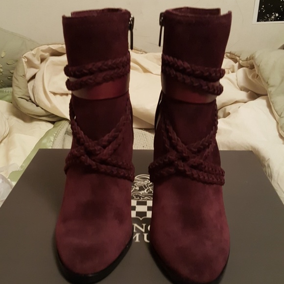 Vince Camuto burgundy/purple booties - Picture 4 of 4